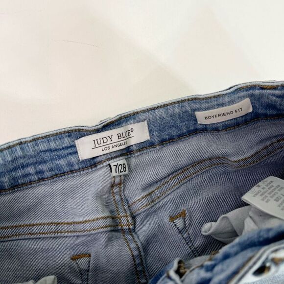 Judy Blue Jeans Womens 28 Light Wash Boyfriend Fit Distressed Pants Denim - Picture 3 of 12